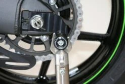 R&G CR0016BK Cotton Reels Bobbins Offset Zwart Kawasaki ZX10R 08